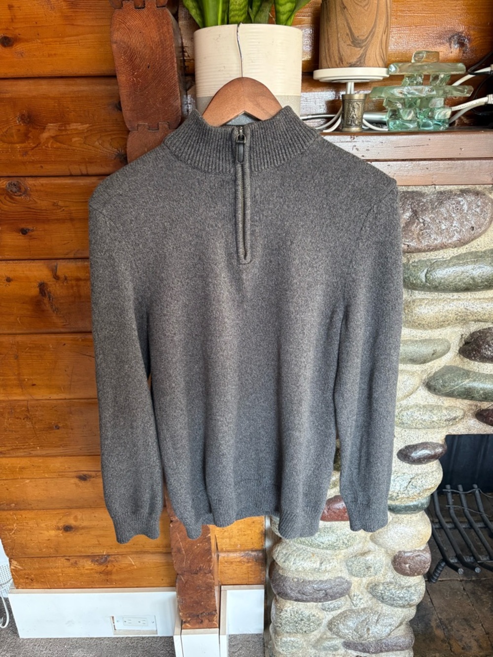 Denver Hayes Men's quarter Zip-Neck Sweater in Charcoal Gray size small